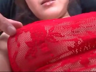 Rui natsukawa en rouge lingerie utilisé par trois lads