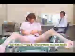 Akiho yoshizawa affascinante asiatico infermiera gode canzonatura il medico persona