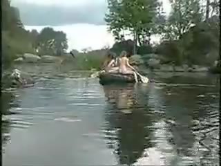 שלוש סוּפֶּר בנות עירום בנות ב ה ג'ונגל ב סירה ל peter לָצוּד