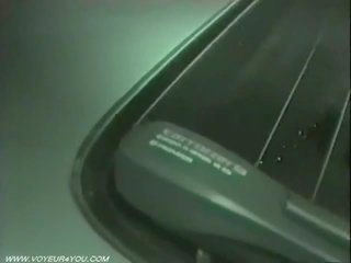 Duro sexo película en la coche es capturado por un espía cámara