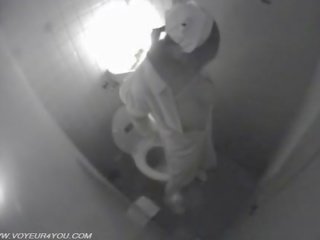 Toaleta masturbácie secretly zachytil podľa špionážna kamera