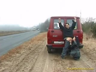 Oversexed harlot zanič kurac na na cesta