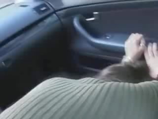 Offentlig blowjob i den bil