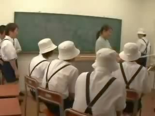 Japanilainen luokkahuone hauska klipsi