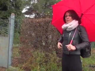 Eső segít meggyőz ártatlan francia sexbomb jön hogy kisteherautó és fasz