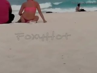 Mostrando el culo en tanga por la playa y calentando ein hombres&comma; solo dos se animaron ein tocarme&comma; klammer completo en xvideos rot