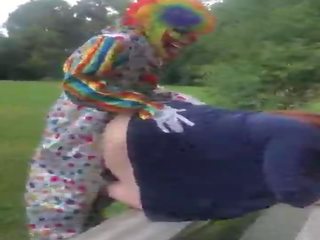 Gibby de clown eikels pawg in daylight