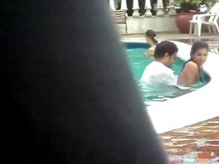 Couple Fucks In A Public Pool vid