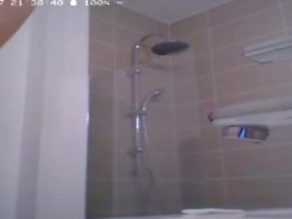 Preggo cookie taking a duş on webkamera